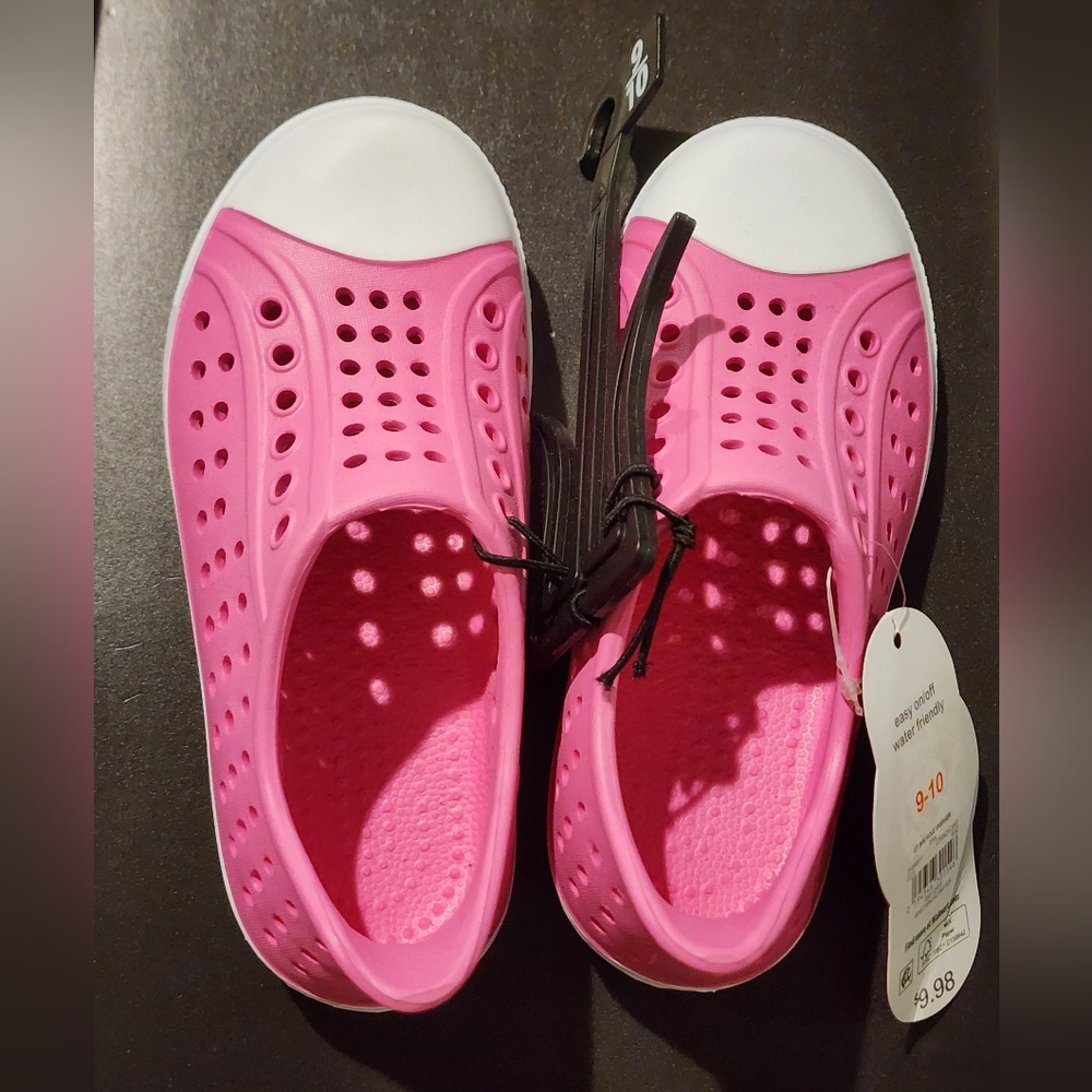 NEW! Wondernation 9/10 Slip On Water Shoes